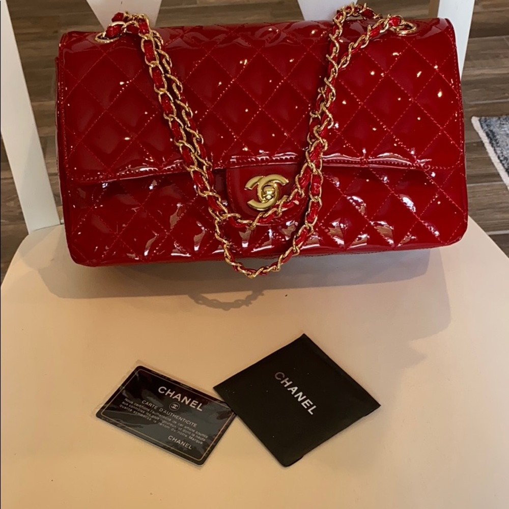 Gorgeous red patent leather handbag